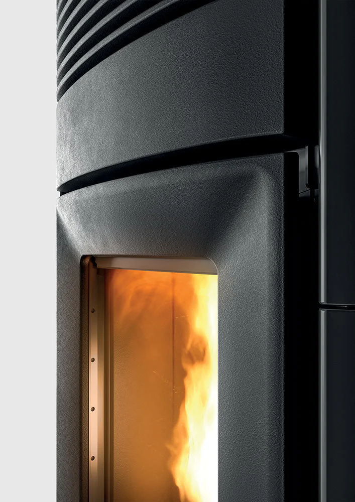 Stufa a Pellet MCZ Canalizzata Musa Comfort Air Matic 12 Core R Maestro Plus Da 12 Kw Vari Colori - immagine 9
